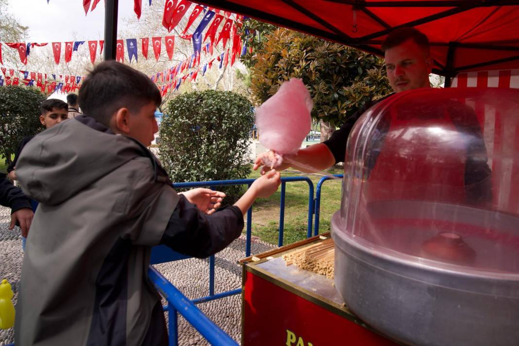 İBB'den Ramazan Bayramı'na özel 'Özgürlük ve Demokrasi Şenliği' başladı 12